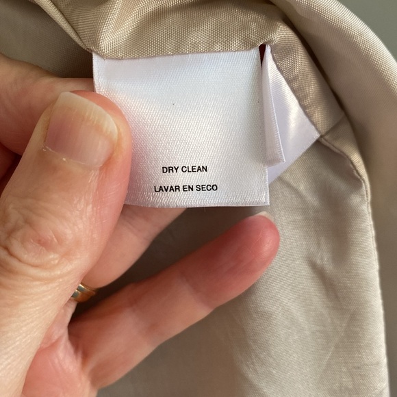 🖤 HOST PICK 🖤 Black, tan and ivory Color Block Blazer - Picture 6 of 7